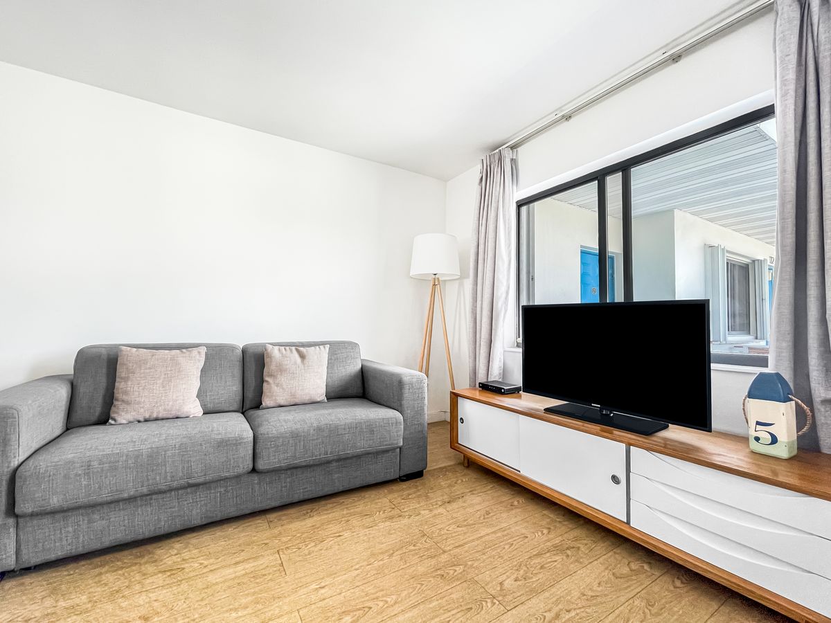 Living room, TV corner