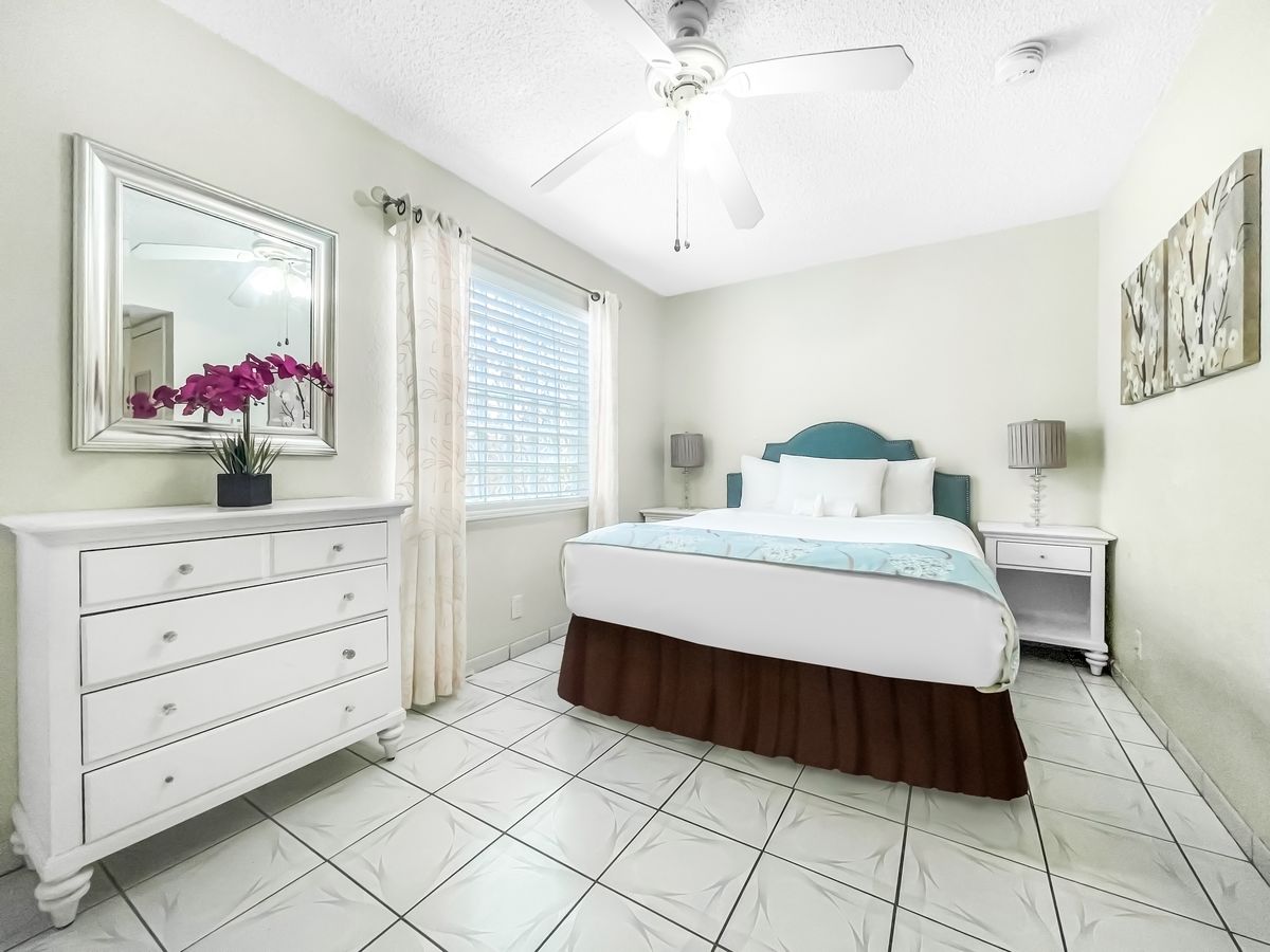 Bedroom Suite at Hollywood Beach Hotels, photo 2