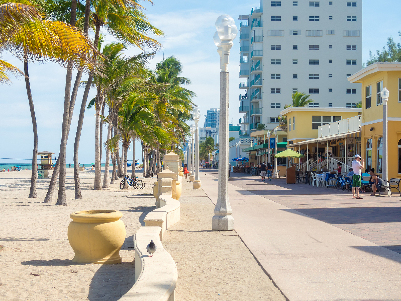 HOLLYWOOD BEACH,USA - AUGUST 25,2015 : The famous Hollywood Beach boardwalk in Florida on a summer day